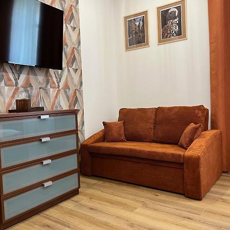 קרקוב St. Cross Apartment מראה חיצוני תמונה