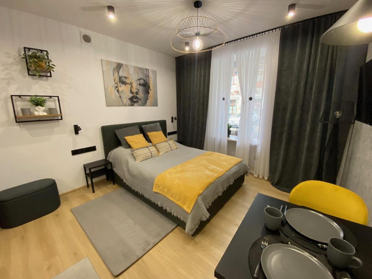 קרקוב St. Cross Apartment מראה חיצוני תמונה