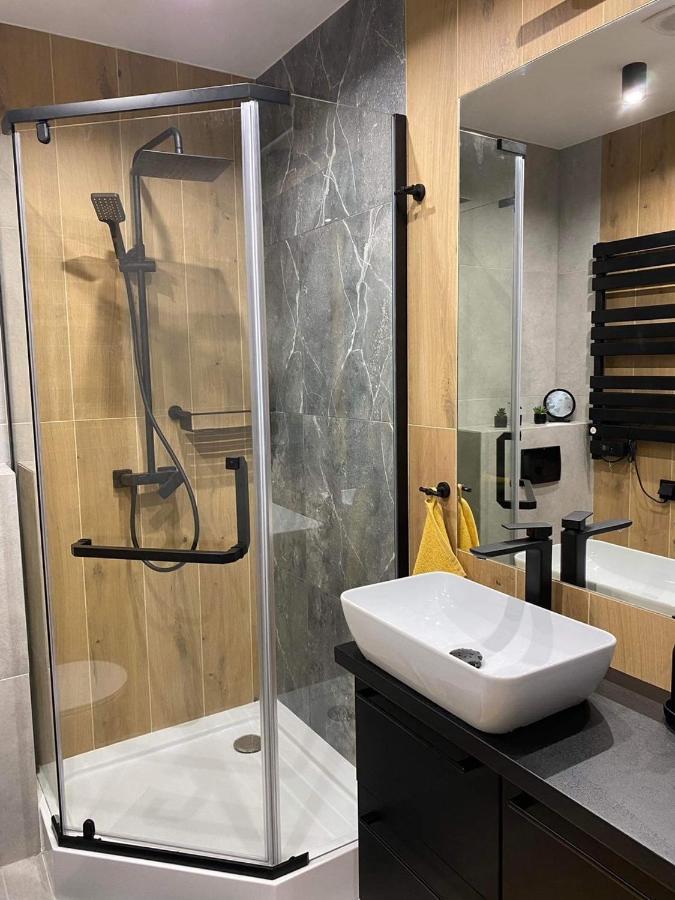 קרקוב St. Cross Apartment מראה חיצוני תמונה