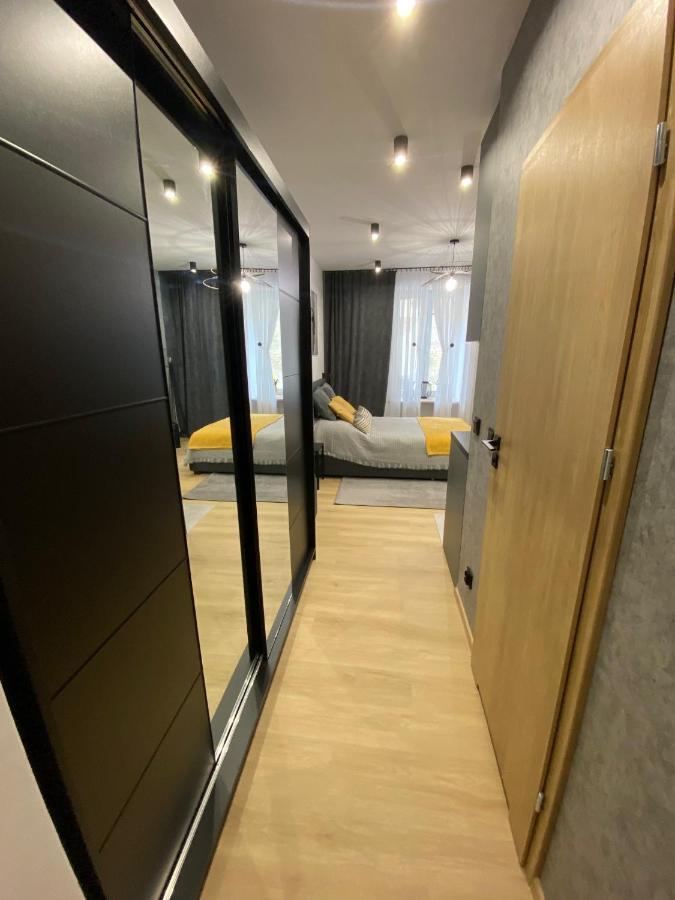 קרקוב St. Cross Apartment מראה חיצוני תמונה