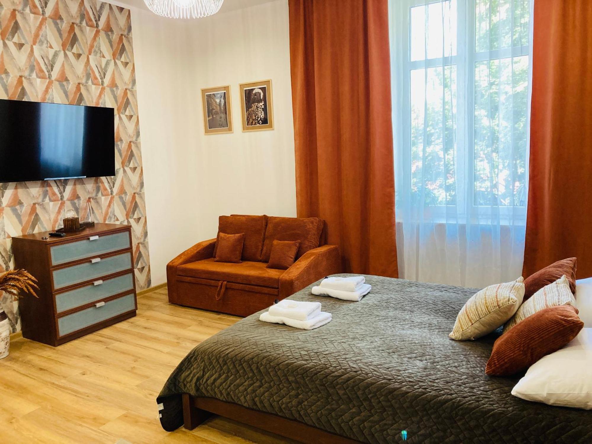קרקוב St. Cross Apartment מראה חיצוני תמונה