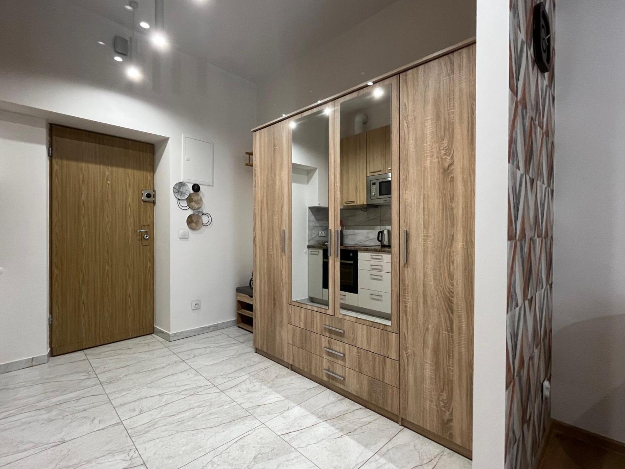 קרקוב St. Cross Apartment מראה חיצוני תמונה